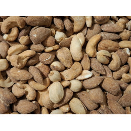 Mélange fruits à coque grillé et salé